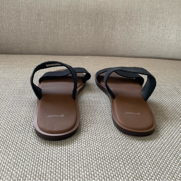 Sanuk Slide Sandals- black stretchy sandals. Size 6 - Picture 3 of 7